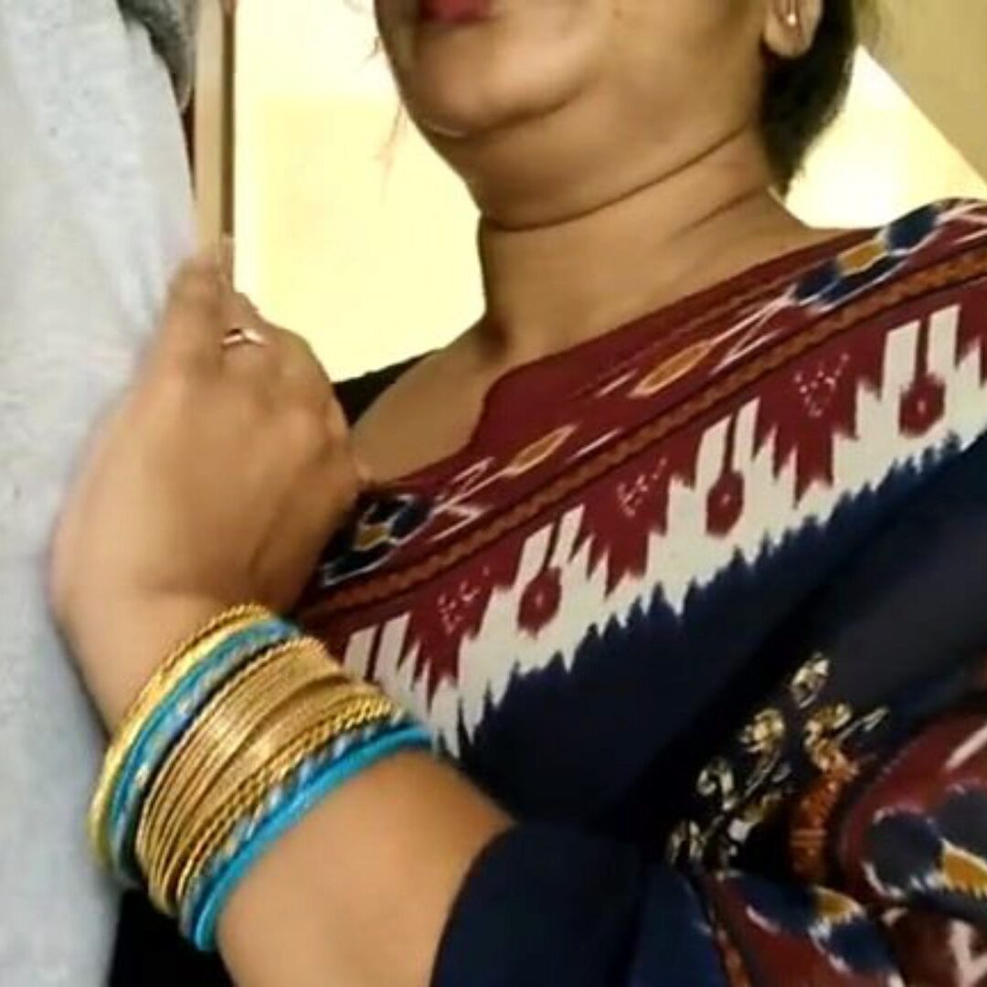 Hot Indian Aunty Oral Sex