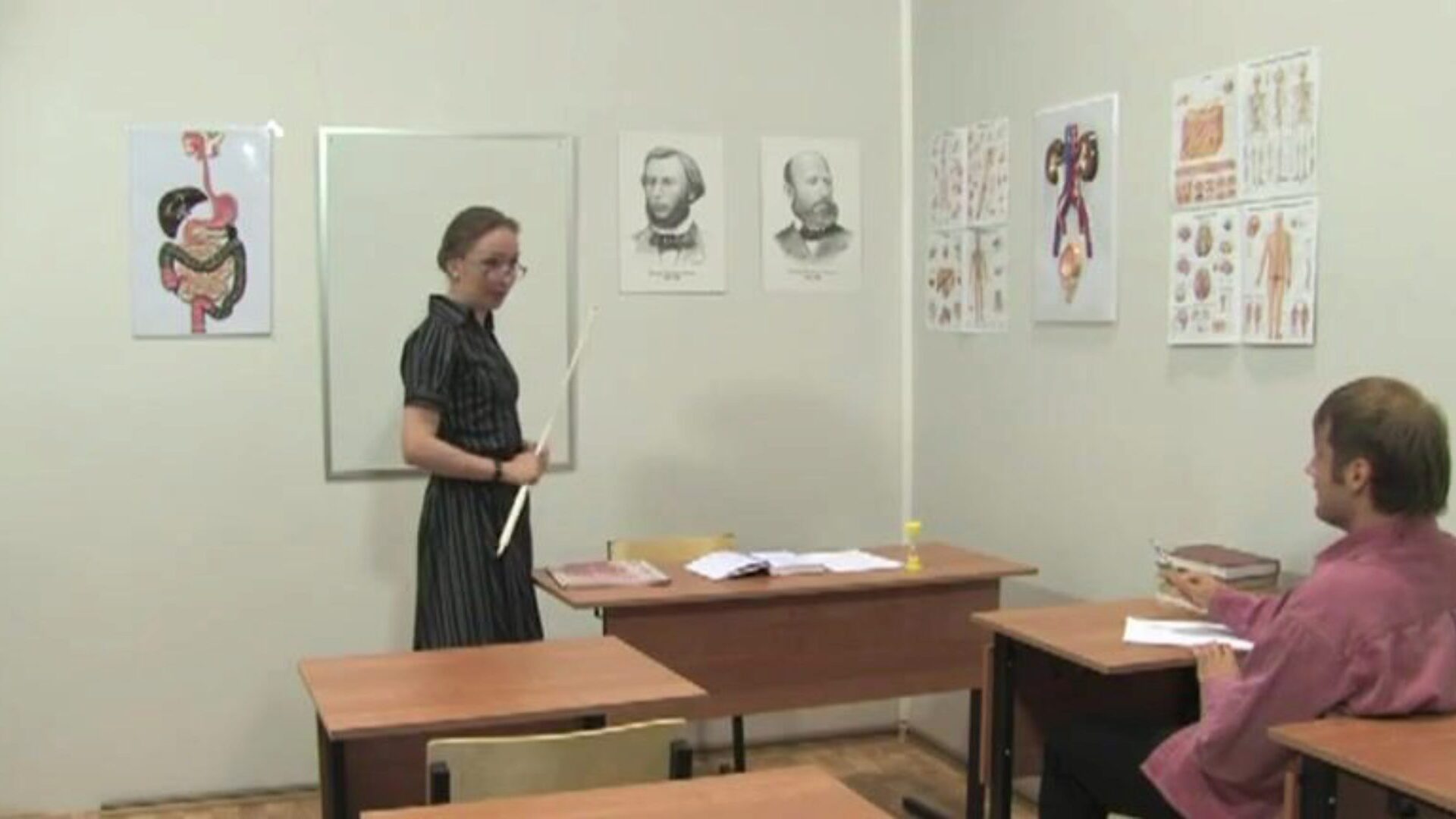 orosz idősebb professzor 12 éves - Elena (anatómia óra)