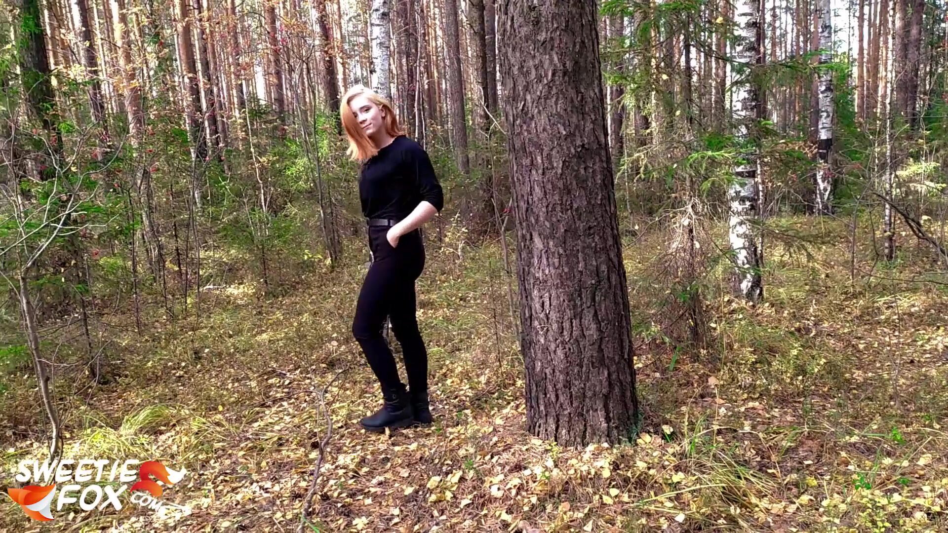 crvenokosa djevojka usisana i teško sjebana u šumi