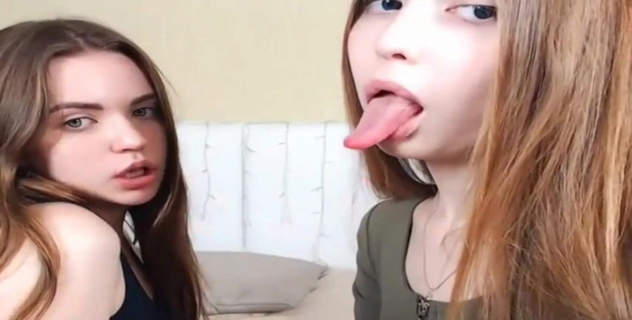 Lesbian Ass Tongue - Lesbian Tongues Girl Friends Ass - XXX BULE