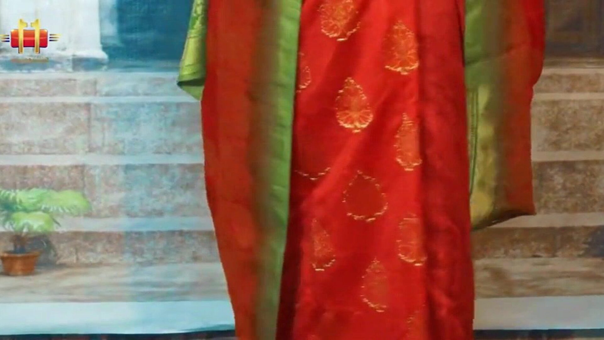 το ινδικό θείο στόμα ανοίγει saree και μπλούζα mallu ώριμη θεία γάλακτος κουτιά κοιλιά κοιλιά