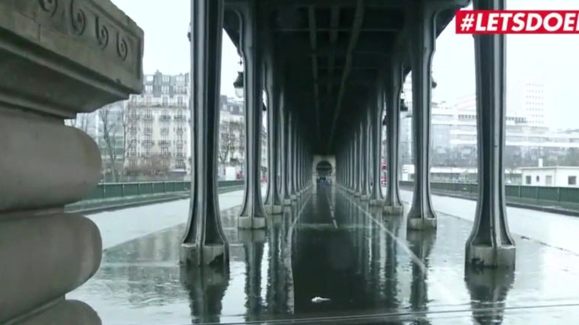LetsDoeit - La salope française Clea Gaultier baisée très fort dans les deux trous